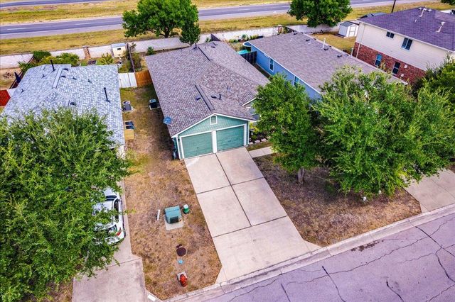 17920 Honey Locust LN, Elgin, TX 78621