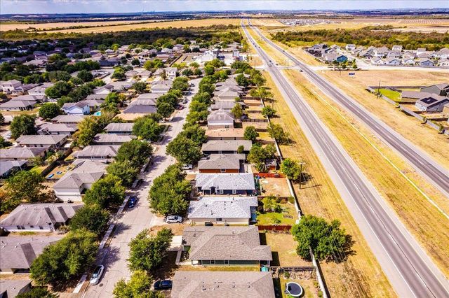 17920 Honey Locust LN, Elgin, TX 78621