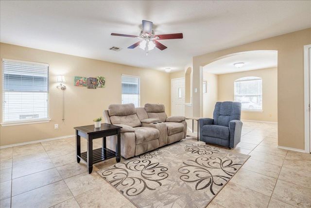 17920 Honey Locust LN, Elgin, TX 78621