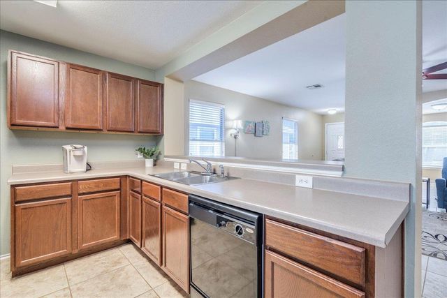 17920 Honey Locust LN, Elgin, TX 78621
