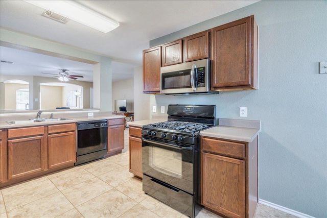 17920 Honey Locust LN, Elgin, TX 78621