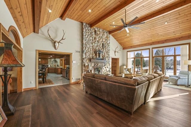 S38W33768 County Road D, Dousman, WI 53118