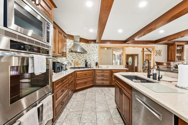 S38W33768 County Road D, Dousman, WI 53118