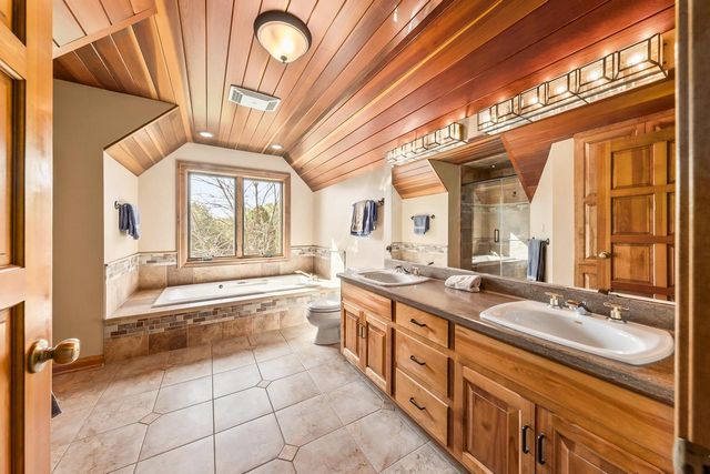 S38W33768 County Road D, Dousman, WI 53118