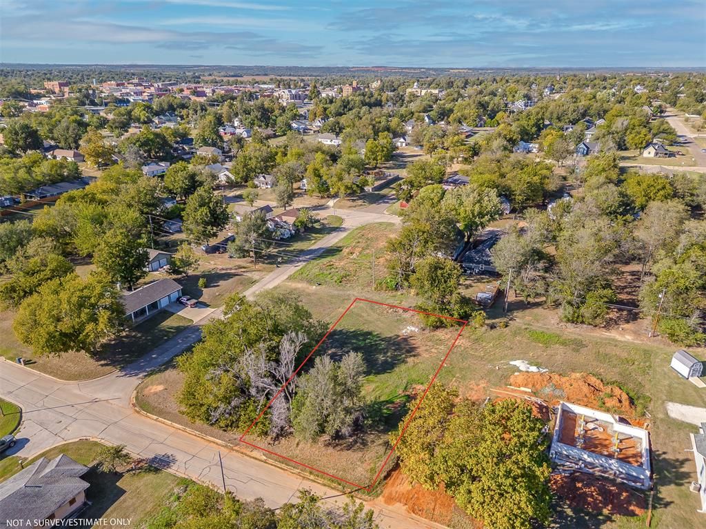 604 E Lincoln Avenue, Guthrie, OK 73044