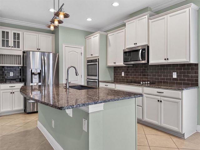 2062 REDBAY AVENUE, Minneola, FL 34715
