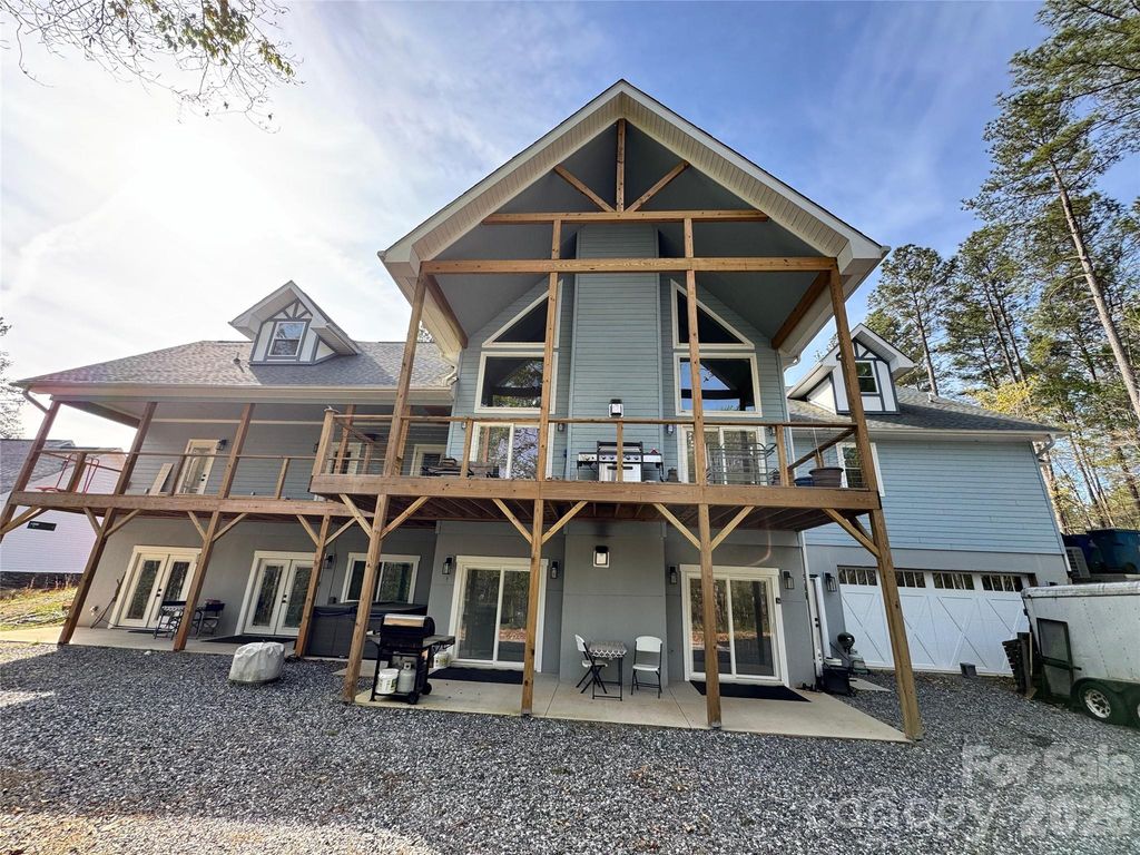 2371 W Paradise Harbor Drive, Connelly Springs, NC 28612