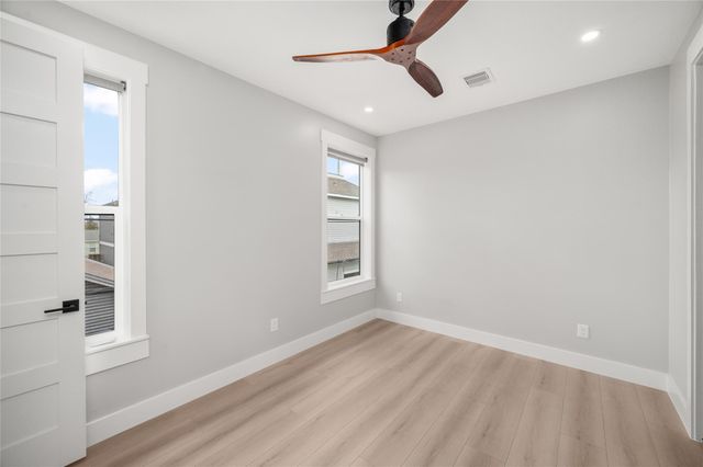 323 E 24th Street A, Houston, TX 77008