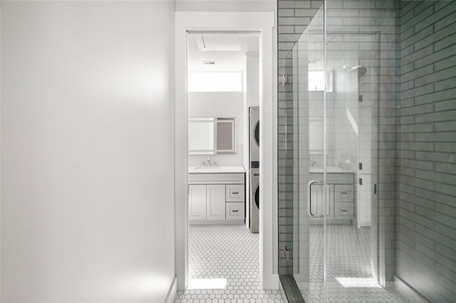 323 E 24th Street A, Houston, TX 77008