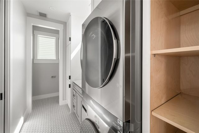 323 E 24th Street A, Houston, TX 77008