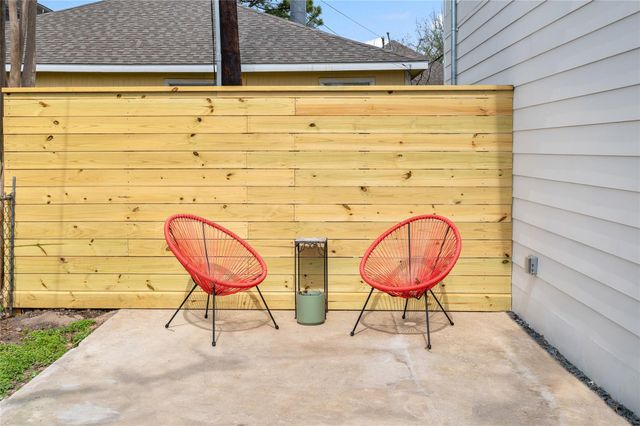 323 E 24th Street A, Houston, TX 77008