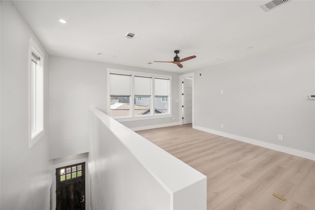 323 E 24th Street A, Houston, TX 77008