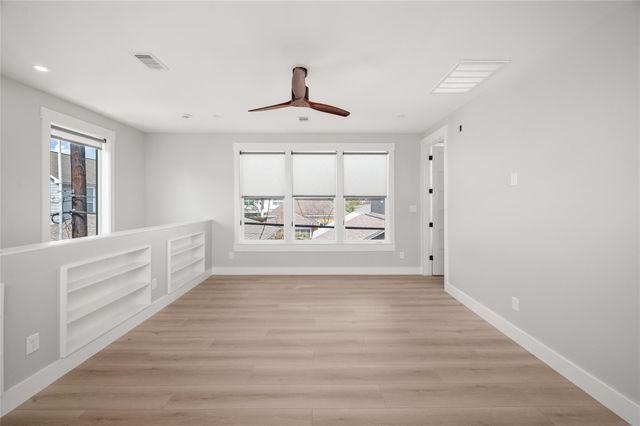 323 E 24th Street A, Houston, TX 77008