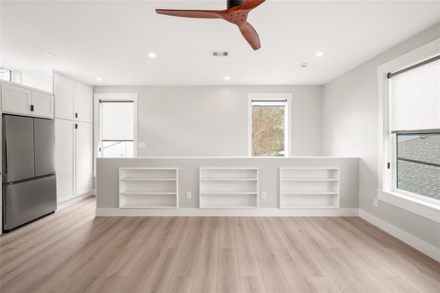 323 E 24th Street A, Houston, TX 77008