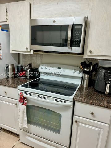 2491 SW 82nd Ave 109, Davie, FL 33324