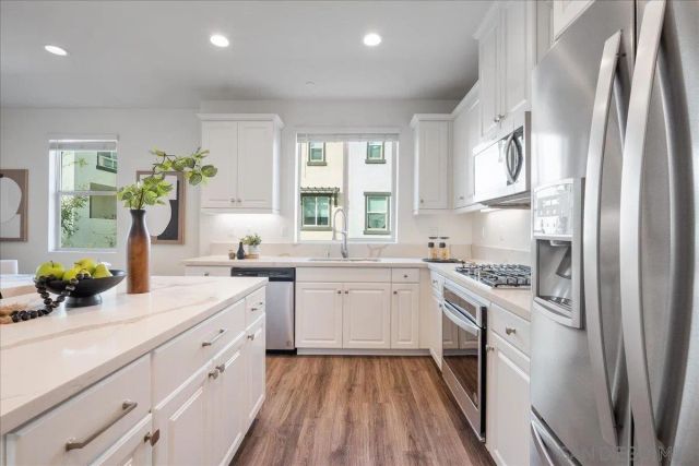 2325 Verano Way, Vista, CA 92081