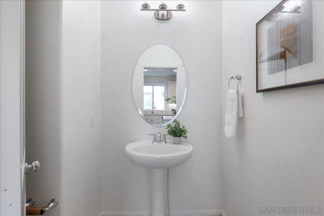 2325 Verano Way, Vista, CA 92081