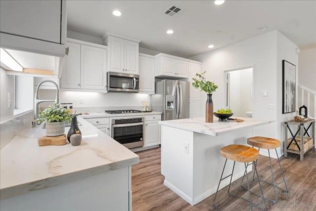 2325 Verano Way, Vista, CA 92081