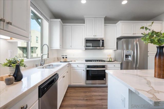 2325 Verano Way, Vista, CA 92081