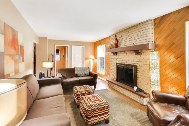 401 Collen Drive, Lombard, IL 60148