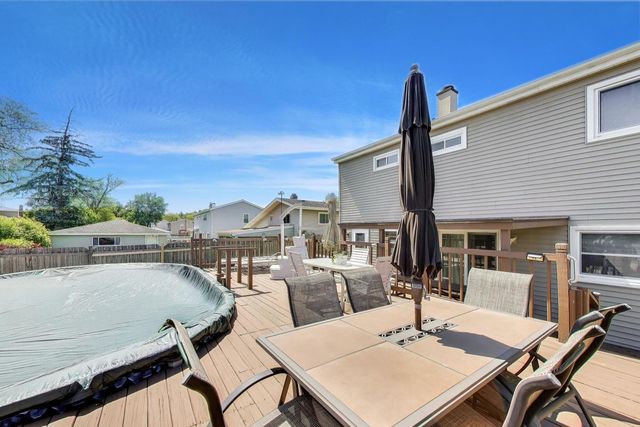 401 Collen Drive, Lombard, IL 60148