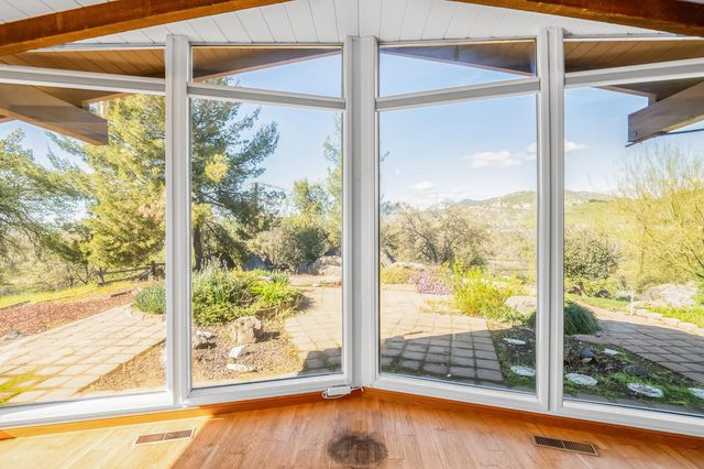 32665 Pleasant Oak Drive, Springville, CA 93265