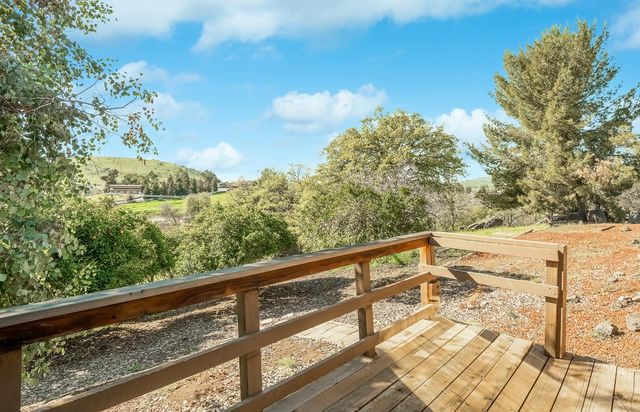 32665 Pleasant Oak Drive, Springville, CA 93265