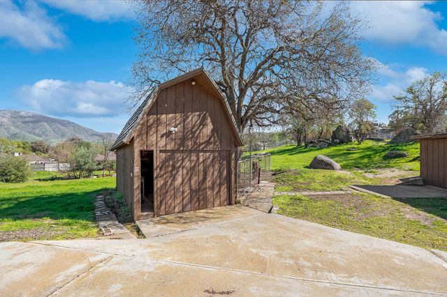 32665 Pleasant Oak Drive, Springville, CA 93265