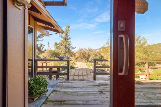 32665 Pleasant Oak Drive, Springville, CA 93265