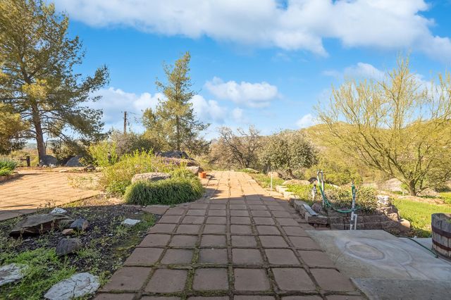 32665 Pleasant Oak Drive, Springville, CA 93265