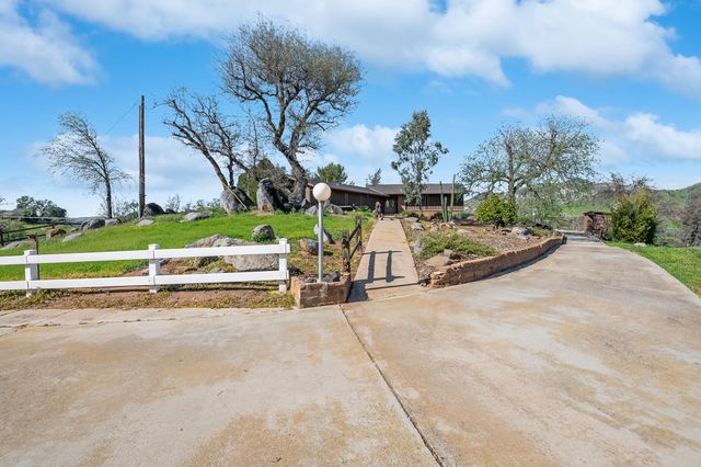 32665 Pleasant Oak Drive, Springville, CA 93265