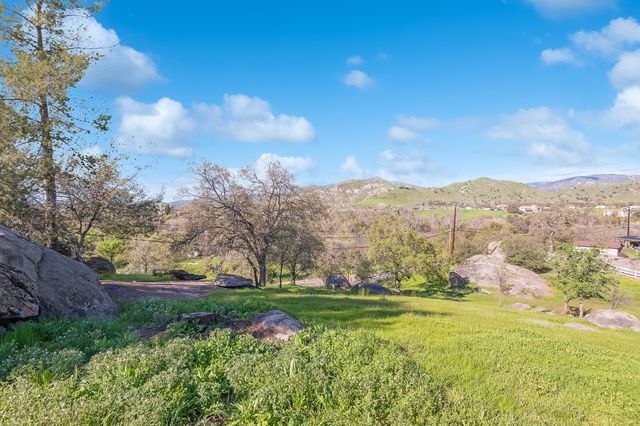 32665 Pleasant Oak Drive, Springville, CA 93265