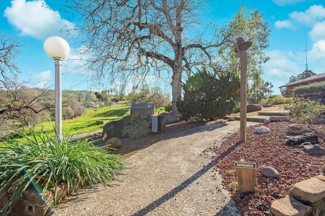 32665 Pleasant Oak Drive, Springville, CA 93265