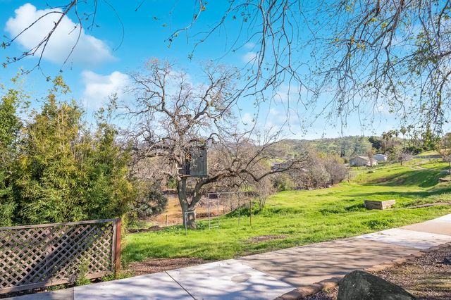 32665 Pleasant Oak Drive, Springville, CA 93265