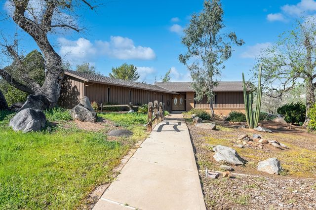 32665 Pleasant Oak Drive, Springville, CA 93265