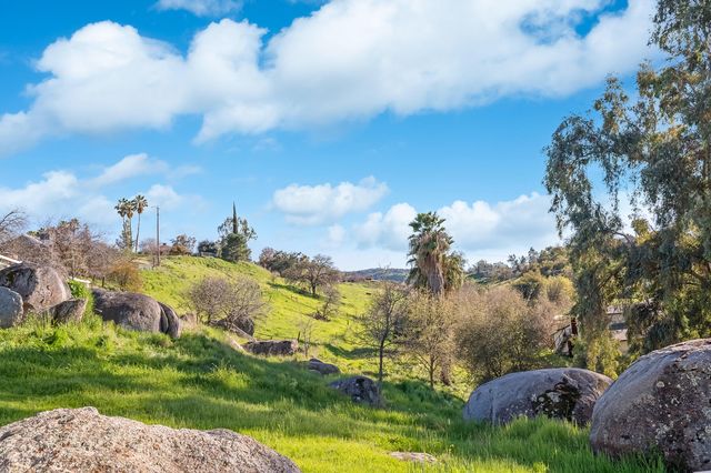 32665 Pleasant Oak Drive, Springville, CA 93265