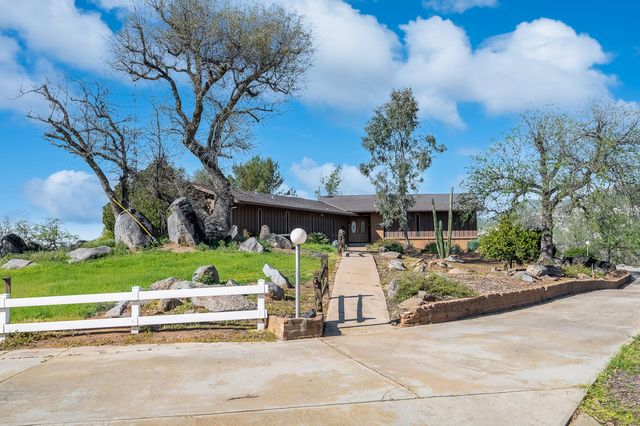 32665 Pleasant Oak Drive, Springville, CA 93265