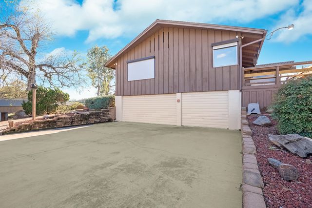 32665 Pleasant Oak Drive, Springville, CA 93265