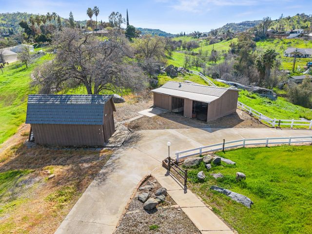 32665 Pleasant Oak Drive, Springville, CA 93265