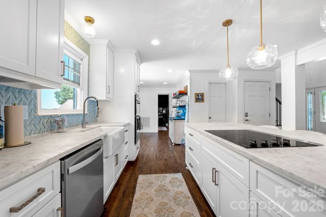 8005 Island View Court, Denver, NC 28037
