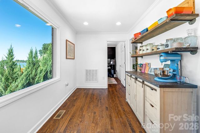 8005 Island View Court, Denver, NC 28037