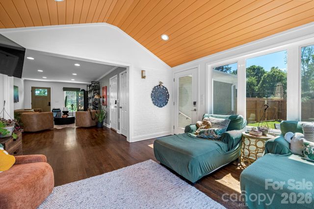 8005 Island View Court, Denver, NC 28037