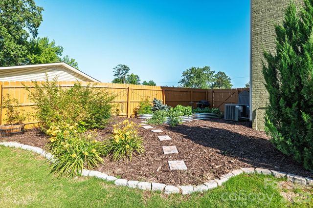 8005 Island View Court, Denver, NC 28037