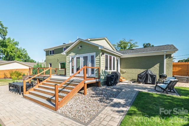 8005 Island View Court, Denver, NC 28037