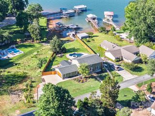 8005 Island View Court, Denver, NC 28037