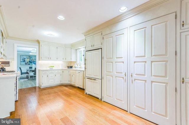 2490 SYLVAN AVE, Trenton, NJ 08610