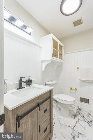 2490 SYLVAN AVE, Trenton, NJ 08610