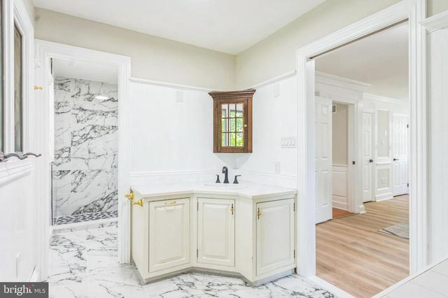 2490 SYLVAN AVE, Trenton, NJ 08610