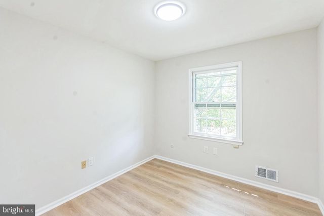 2490 SYLVAN AVE, Trenton, NJ 08610