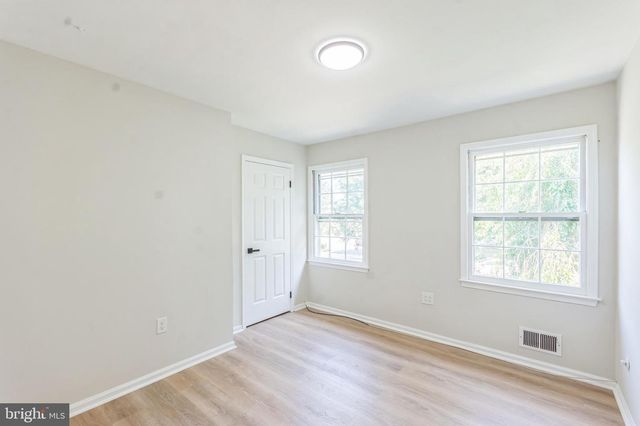 2490 SYLVAN AVE, Trenton, NJ 08610